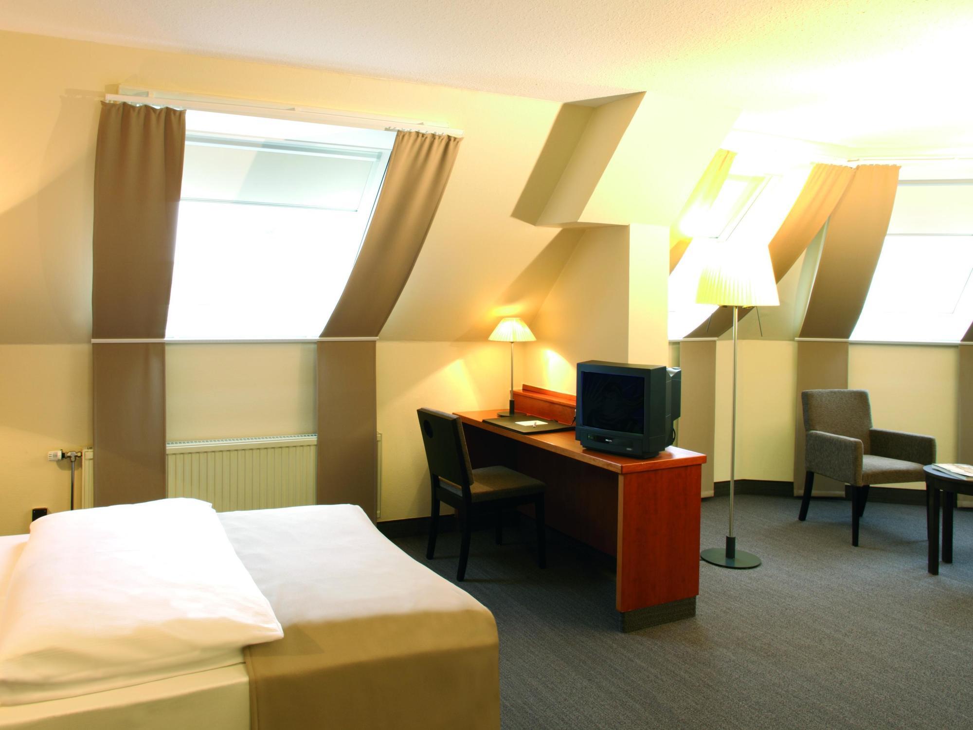 Spark By Hilton Stuttgart סינדלפינגן מראה חיצוני תמונה