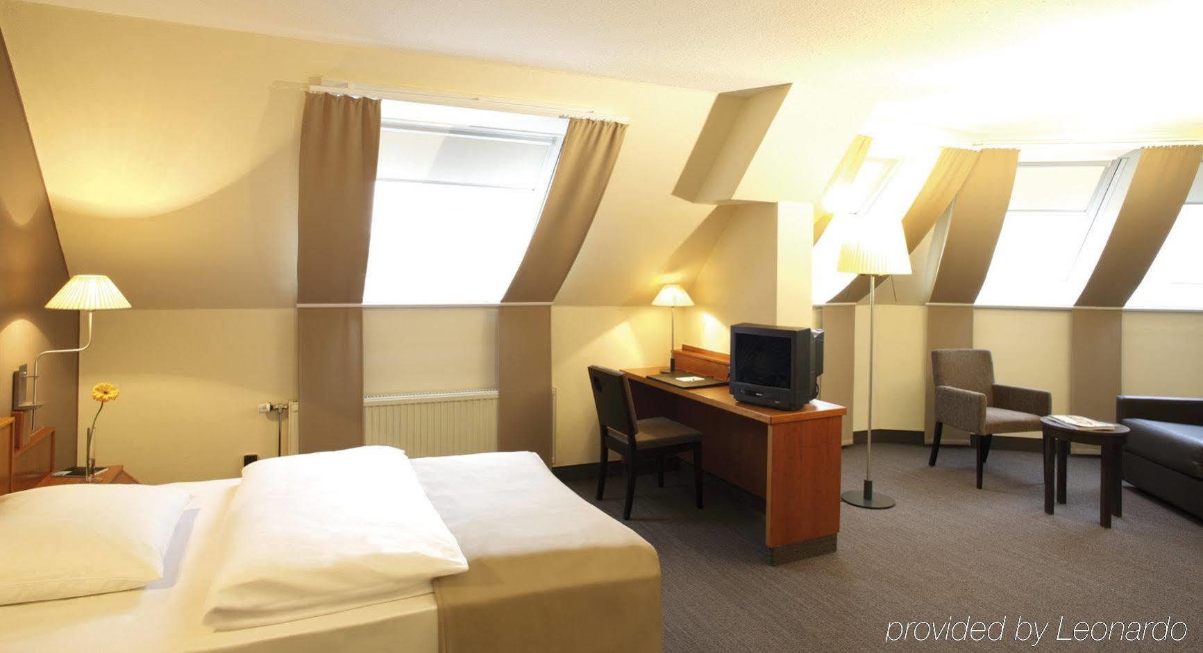 Spark By Hilton Stuttgart סינדלפינגן מראה חיצוני תמונה